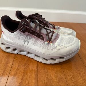 On Cloudtilt Running White and Purple Athletic Shoes